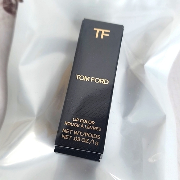 TOM FORD | CASABLANCA TRAVEL SIZE LIPSTICK - Picture 2 of 4